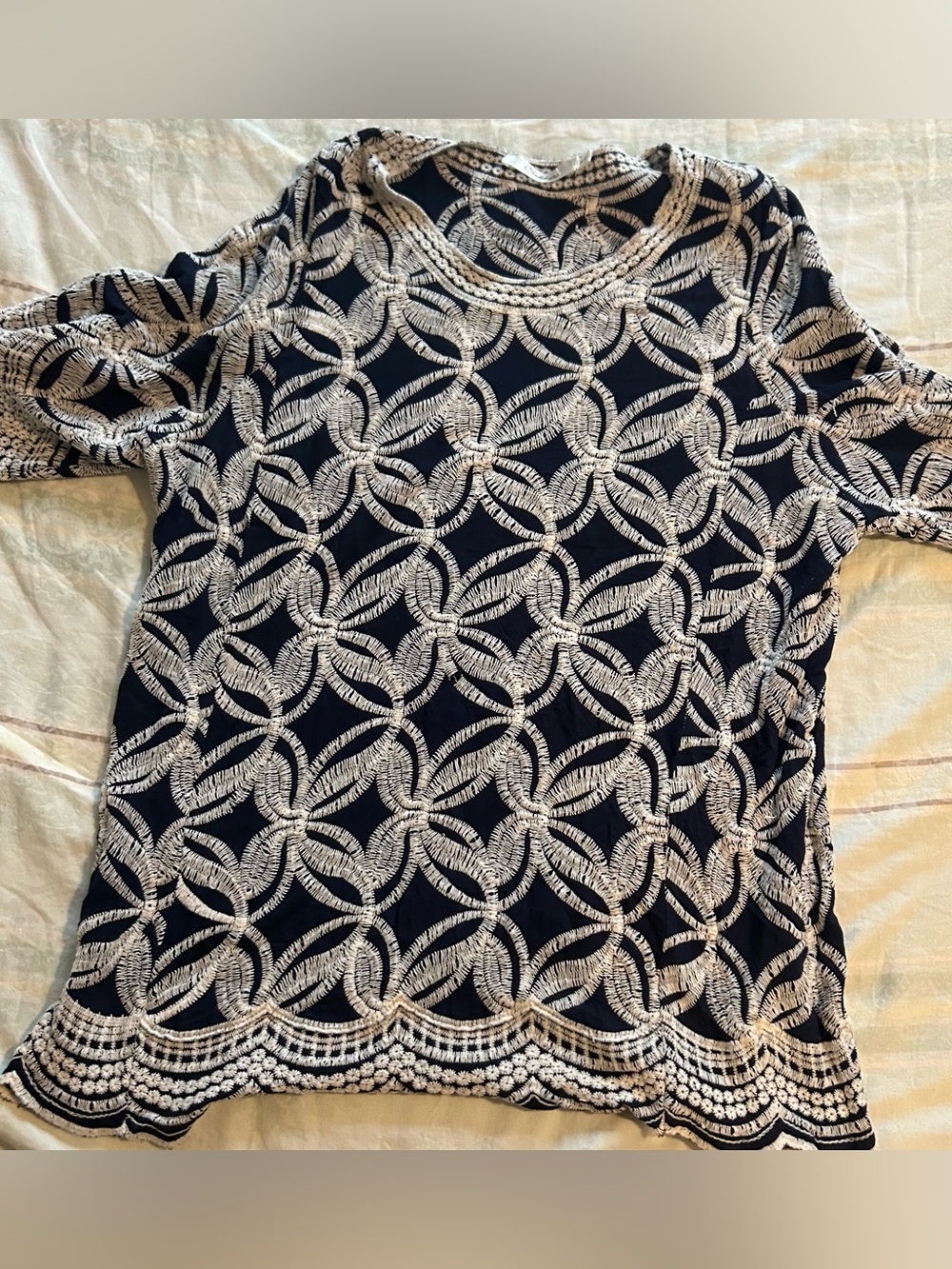 Solitaire Anthropologie Navy & White Embroidered Short Sleeve Top EUC 1X